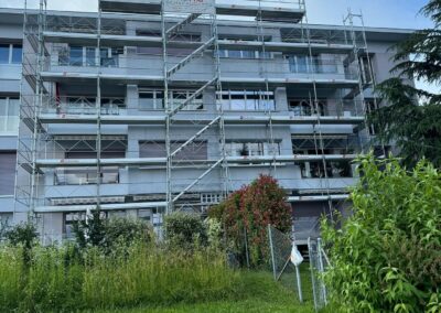 installation d’echafaudage chantier résidentiel à Aigle